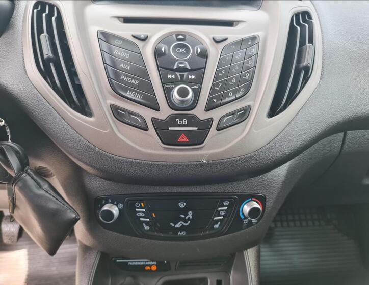 Ford Tourneo Courier 19