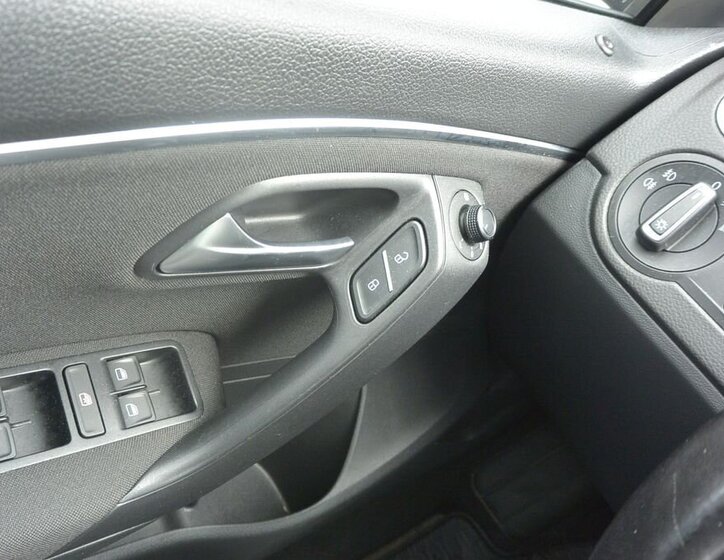 Volkswagen Polo Hatchback 999,0 55 kw