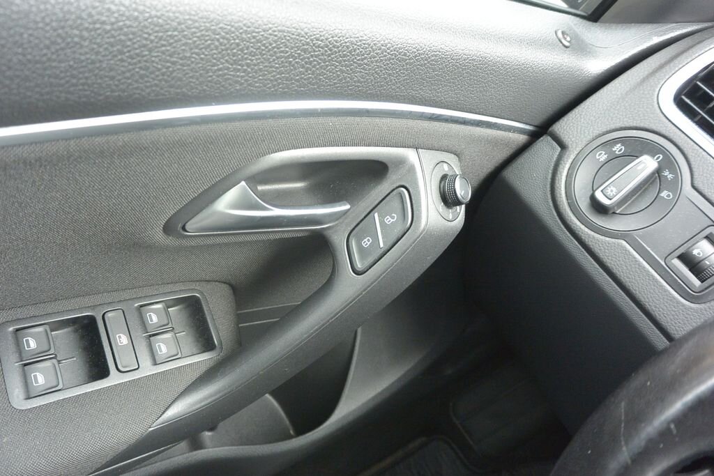 Volkswagen Polo Hatchback 999,0 55 kw