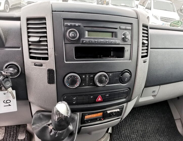 Mercedes-Benz Sprinter 9