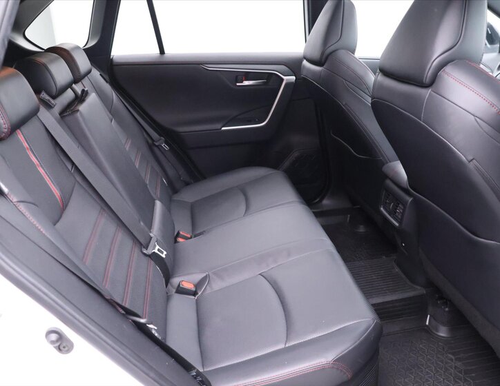 Toyota RAV4 SUV 2,5 l 136 kw