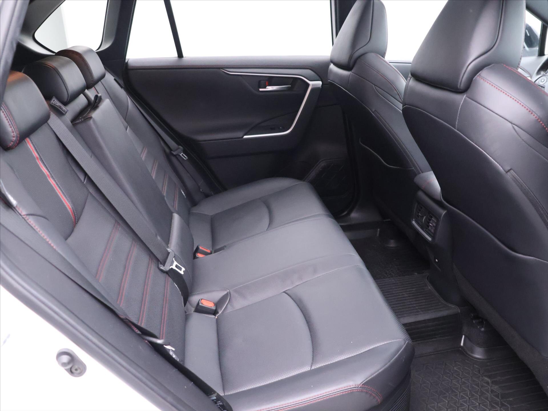 Toyota RAV4 SUV 2,5 l 136 kw