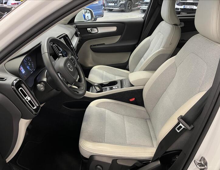 Volvo XC40 22