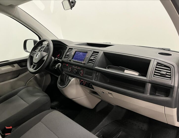Volkswagen Transporter 18