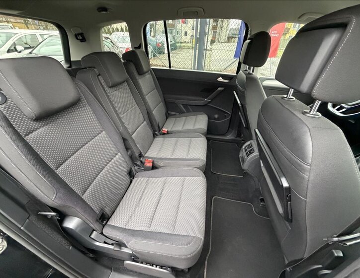 Volkswagen Touran 26