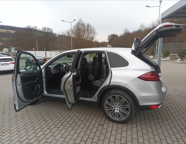 Porsche Cayenne Kombi 3,0 l 180 kw