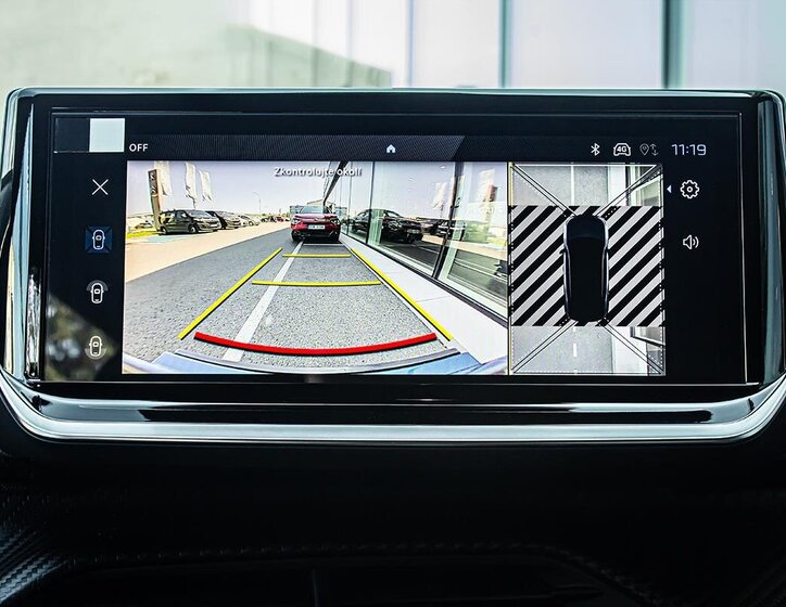 Peugeot 2008 Hatchback 1,2 l 107 kw