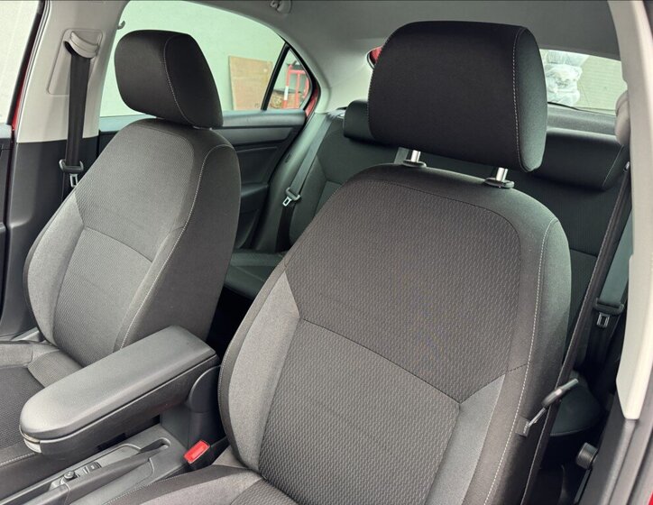 Škoda Rapid Sedan / Limuzína 1,2 l 63 kw