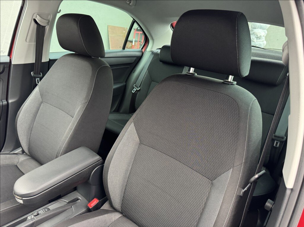 Škoda Rapid Sedan / Limuzína 1,2 l 63 kw