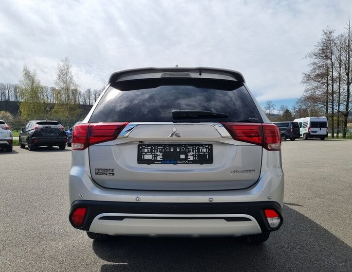 Mitsubishi Outlander SUV / Terénní 2,0 l 110 kw