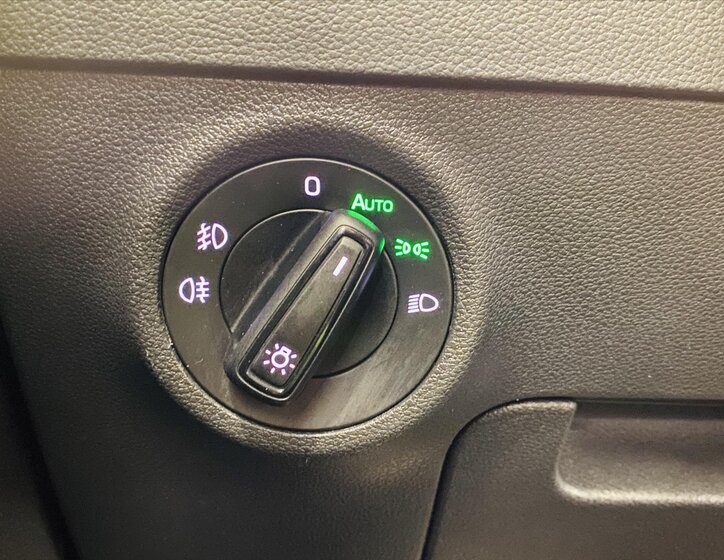 Škoda Karoq SUV / Terénní 1,5 l 110 kw