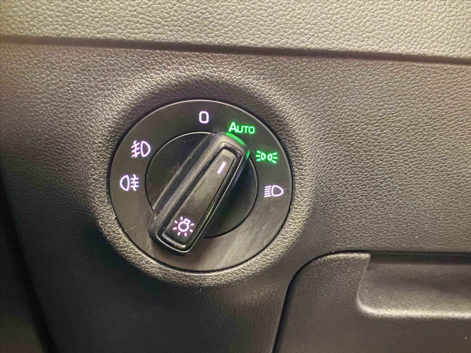 Škoda Karoq SUV / Terénní 1,5 l 110 kw