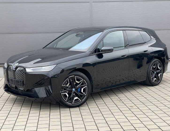 BMW iX 4