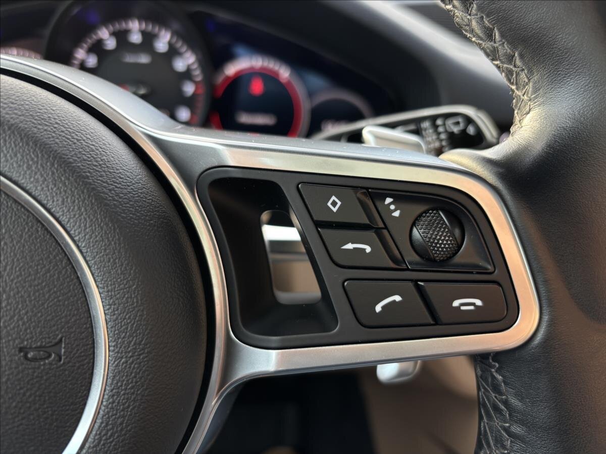 Porsche Cayenne SUV 3,0 l 250 kw