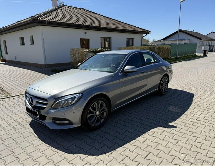 Mercedes-Benz Ostatní Sedan / Limuzína 0,0 125 kw