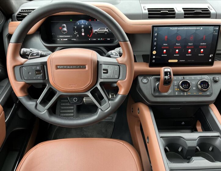 Land Rover Defender SUV / Terénní 4,4 l 467 kw