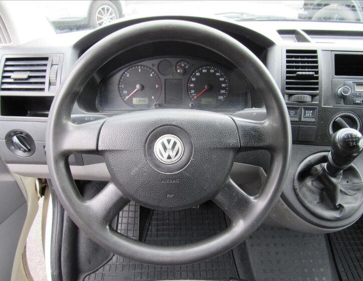 Volkswagen Transporter Skříň 1,9 l 62 kw