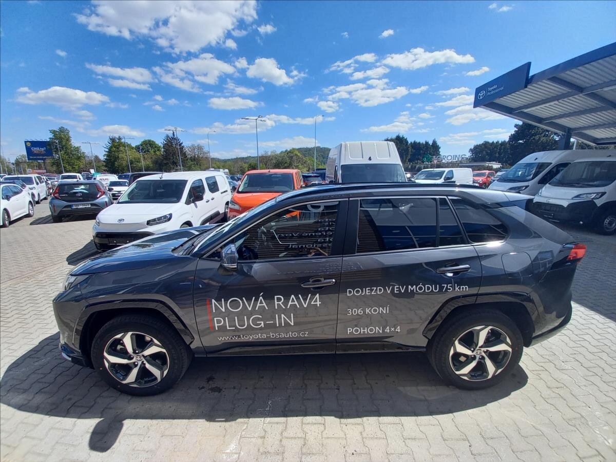 Toyota RAV4 SUV / Terénní 2,5 l 136 kw