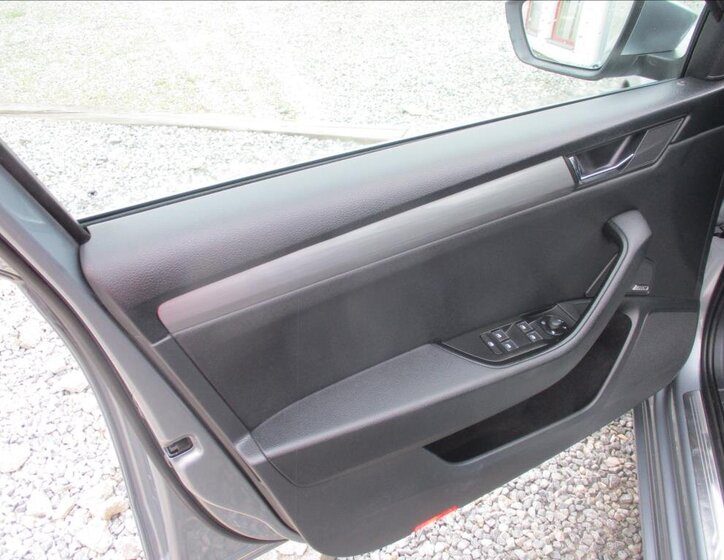 Škoda Superb Liftback 2,0 l 110 kw