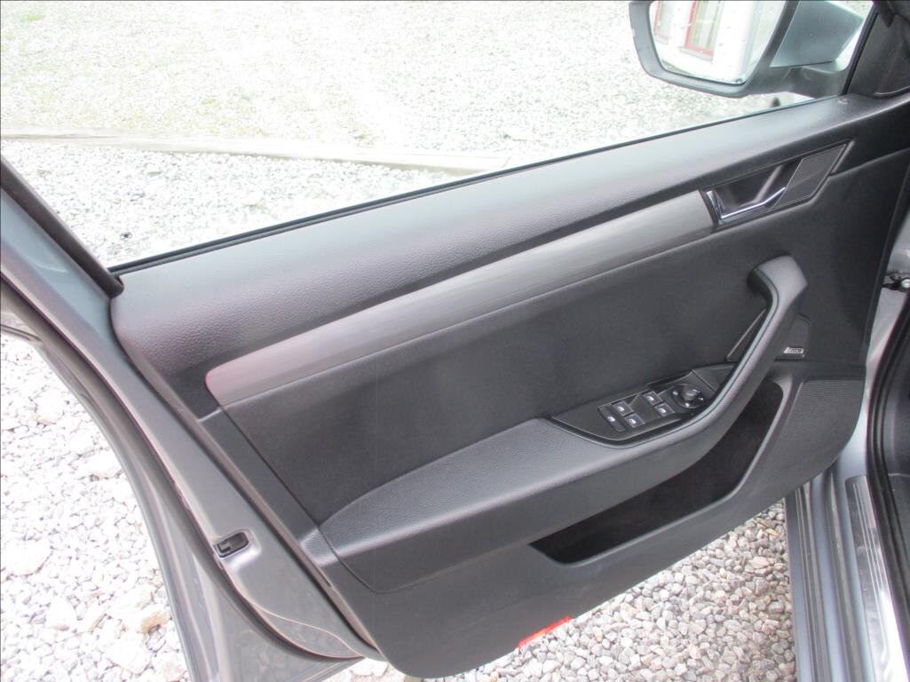 Škoda Superb Liftback 2,0 l 110 kw