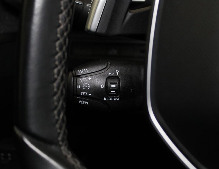 Peugeot 3008 SUV / Terénní 1,2 l 96 kw