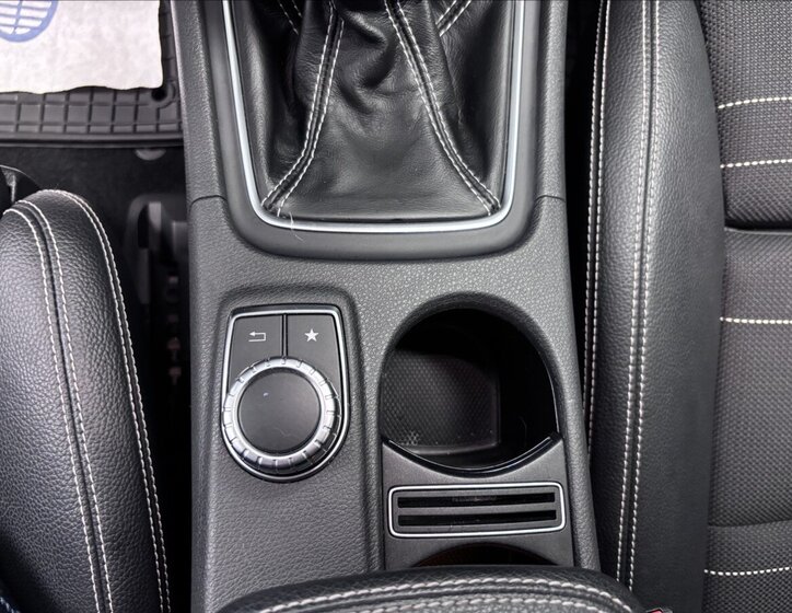 Mercedes-Benz GLA Kombi 1,6 l 90 kw