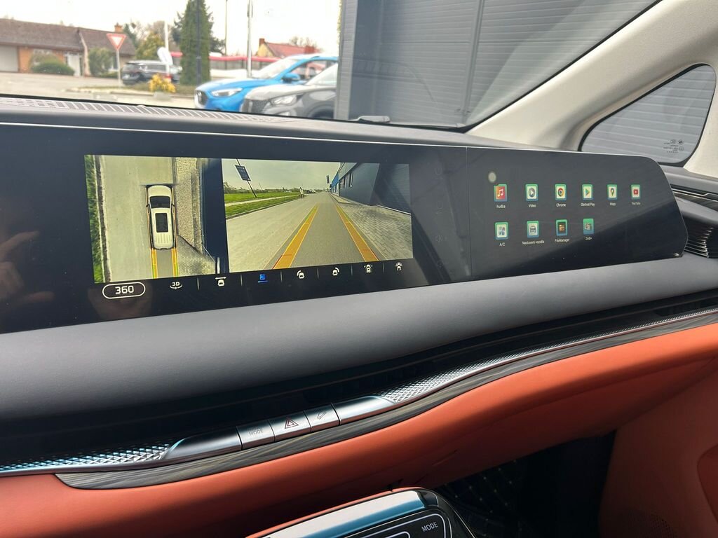 Dongfeng Ostatní MPV 1,5 l 255 kw