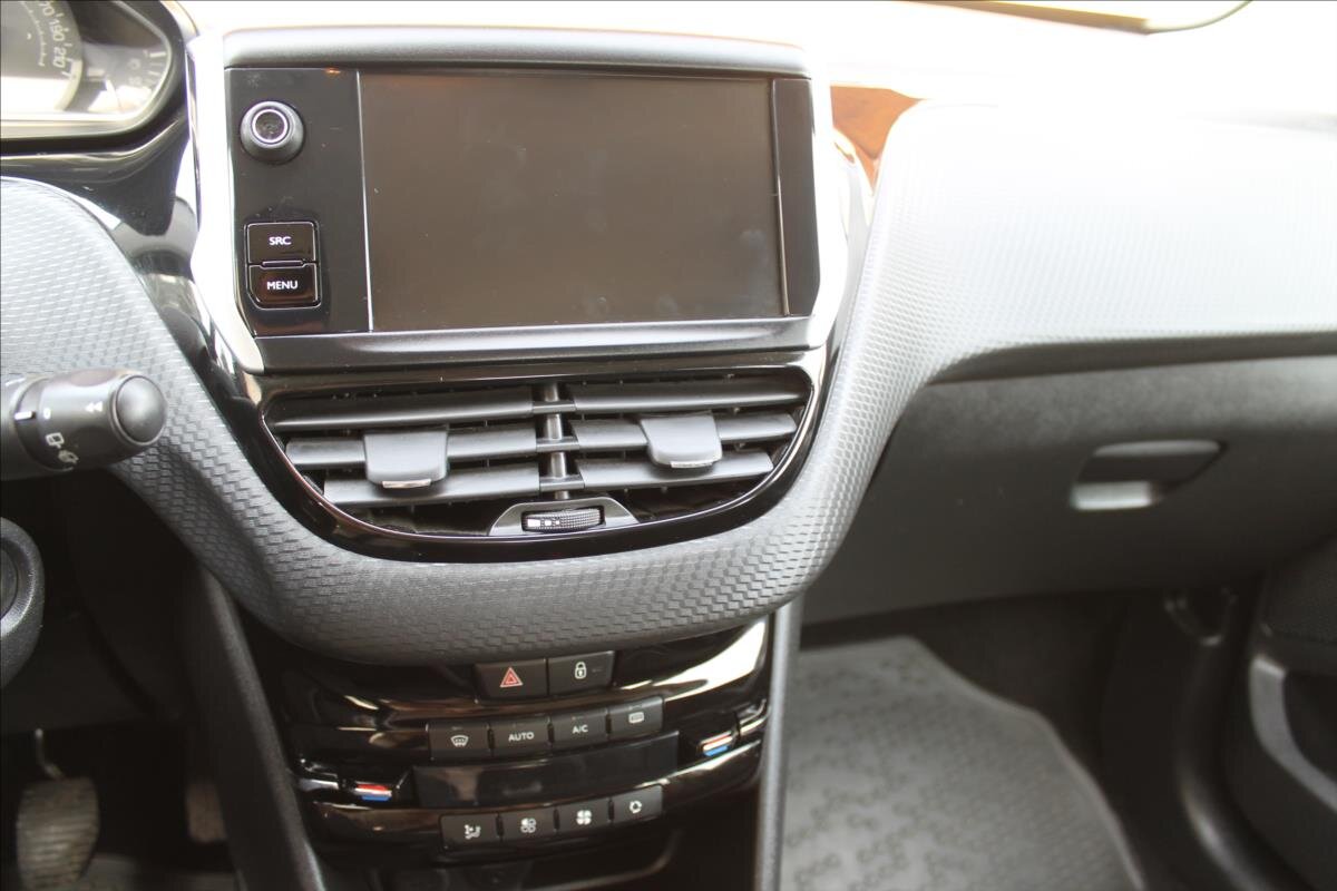 Peugeot 2008 SUV / Terénní 1,2 l 60 kw