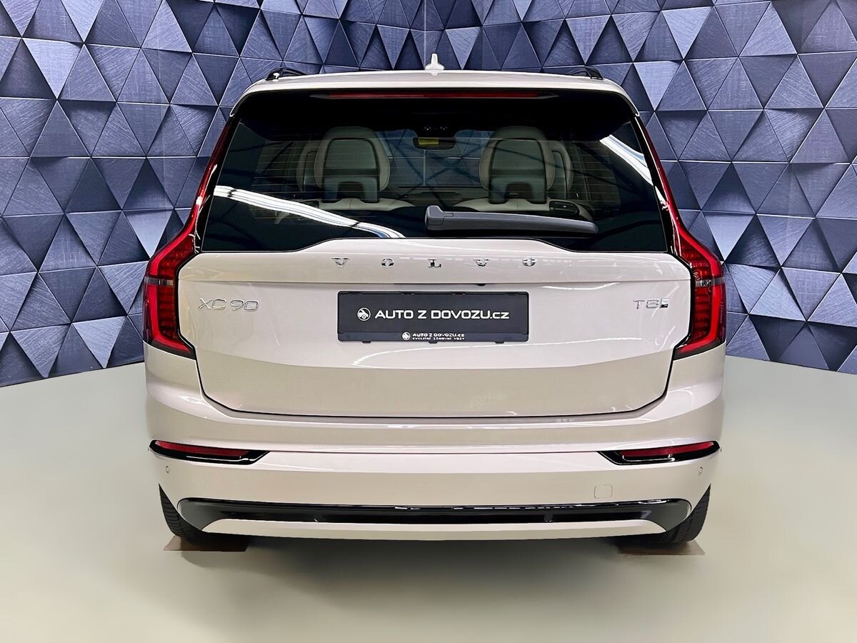 Volvo XC90 SUV / Terénní 2,0 l 335 kw