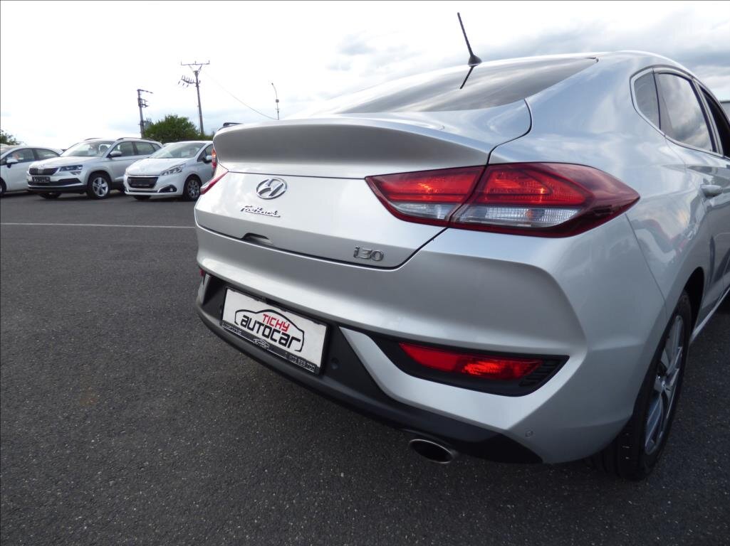 Hyundai i30 Liftback 1,6 l 100 kw