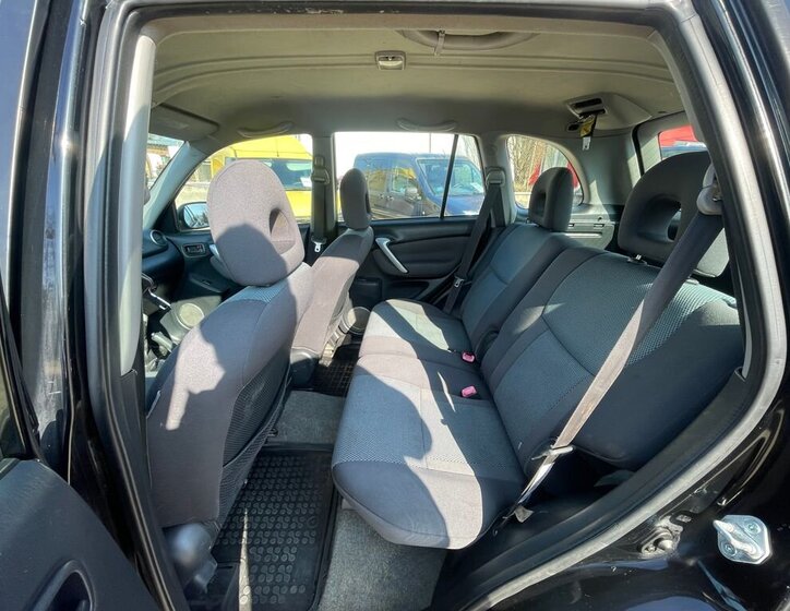 Toyota RAV4 SUV / Terénní 2,0 l 85 kw