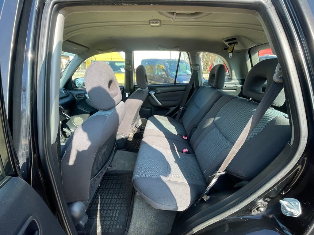 Toyota RAV4 SUV / Terénní 2,0 l 85 kw