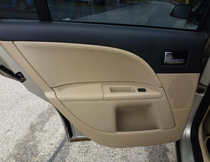 Ford Mondeo Sedan / Limuzína 2,5 l 125 kw