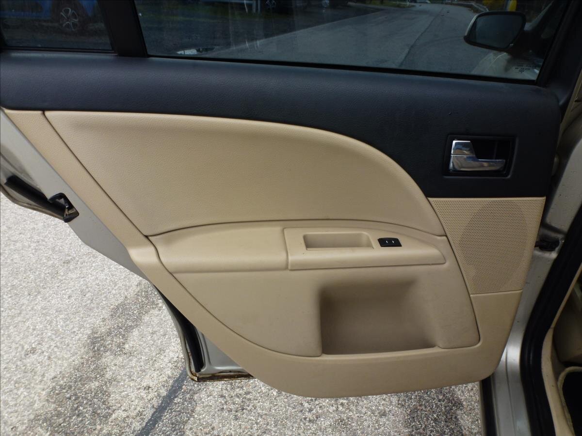 Ford Mondeo Sedan / Limuzína 2,5 l 125 kw