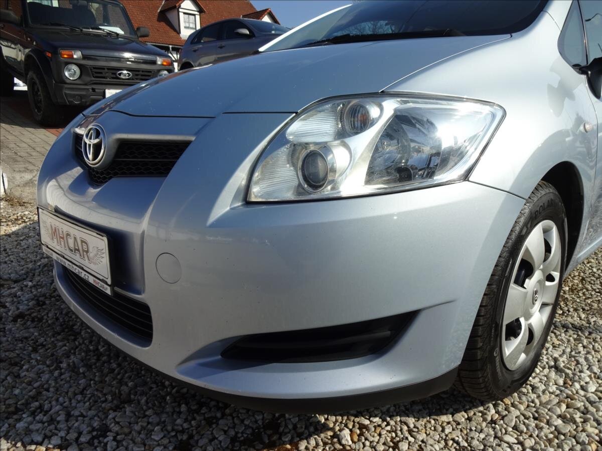 Toyota Auris Hatchback 1,3 l 74 kw