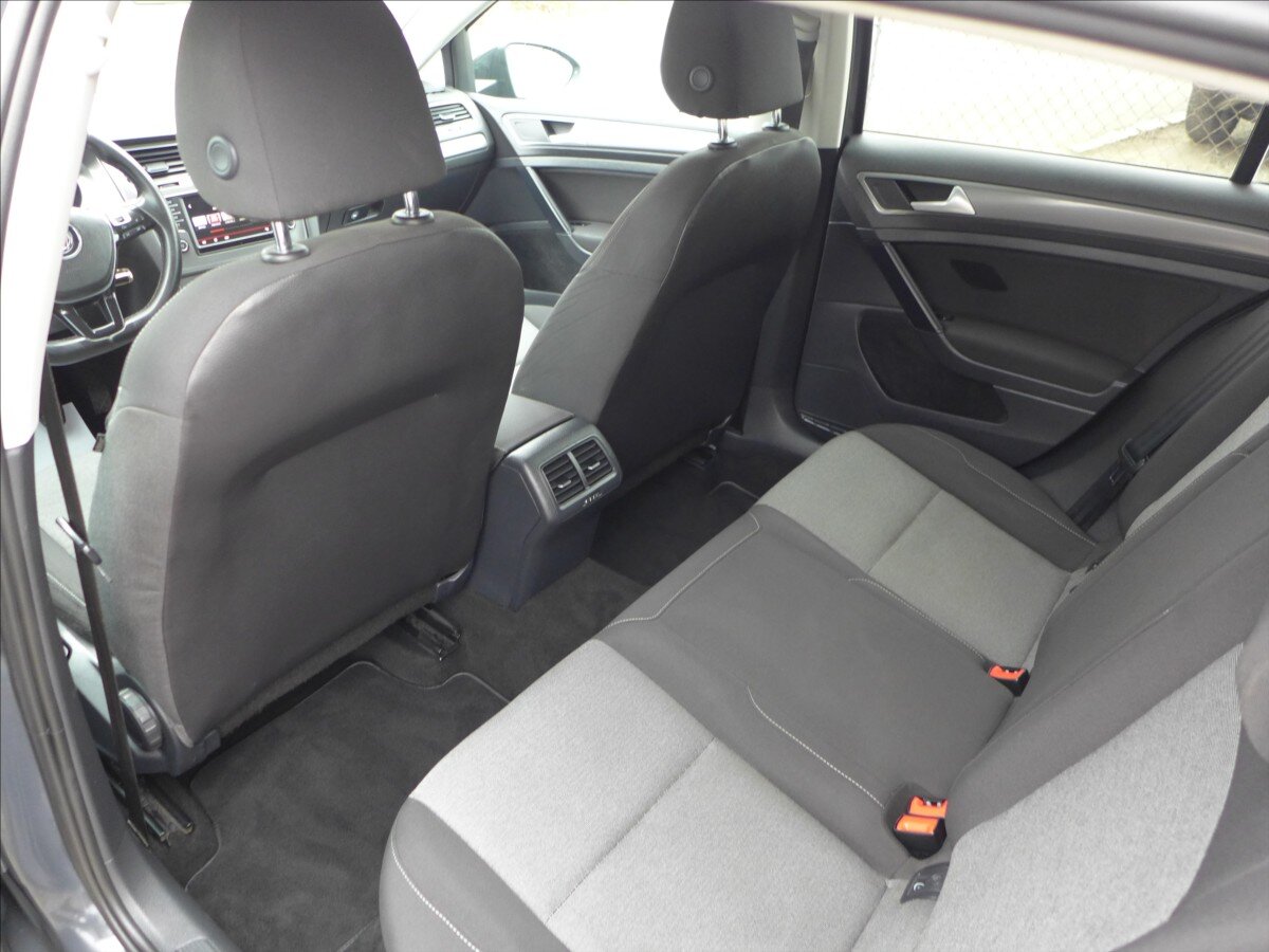 Volkswagen Golf Hatchback 1,2 l 63 kw