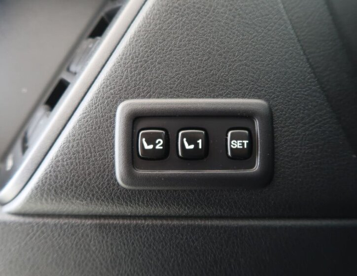 Toyota Land Cruiser 23