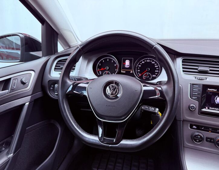 Volkswagen Golf 17
