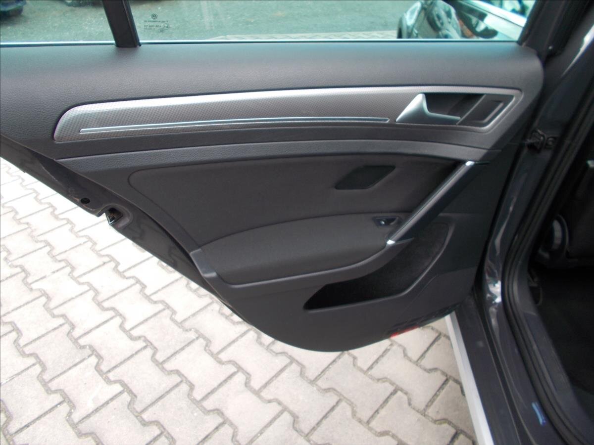 Volkswagen Golf Kombi 1,6 l 81 kw