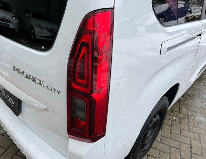 Toyota ProAce City Verso MPV 1,5 l 96 kw