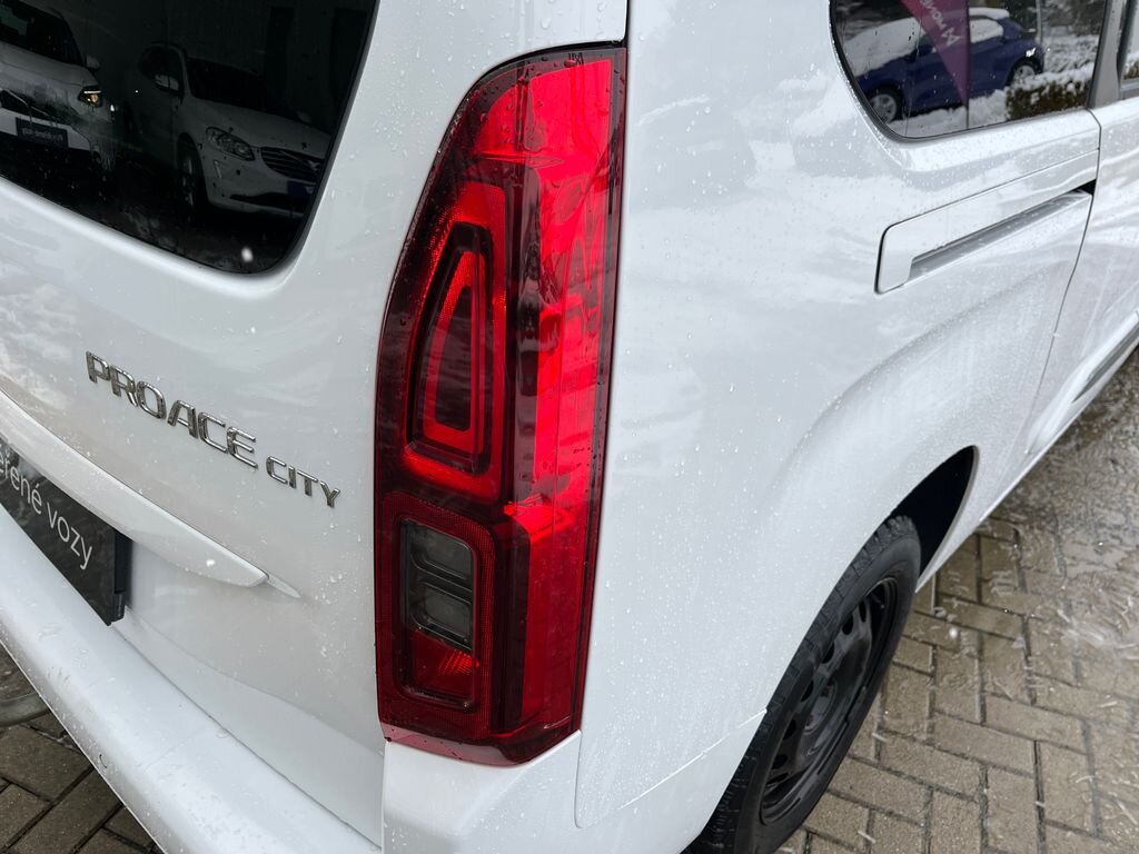 Toyota ProAce City Verso MPV 1,5 l 96 kw