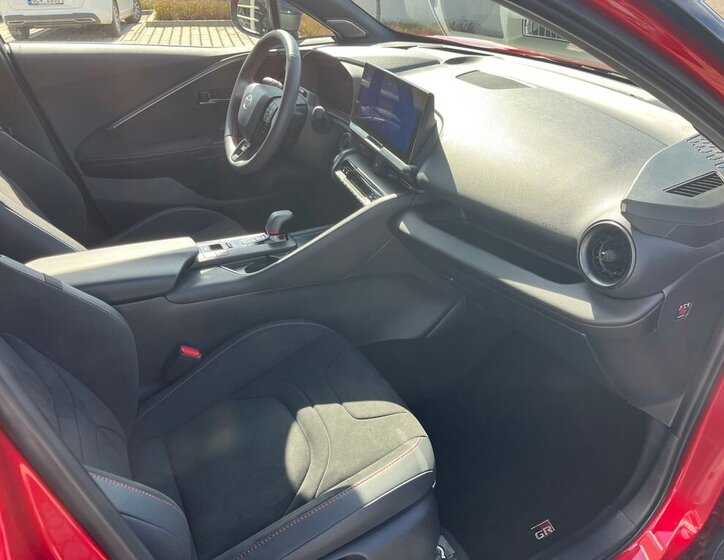 Toyota C-HR SUV / Terénní 2,0 l 112 kw