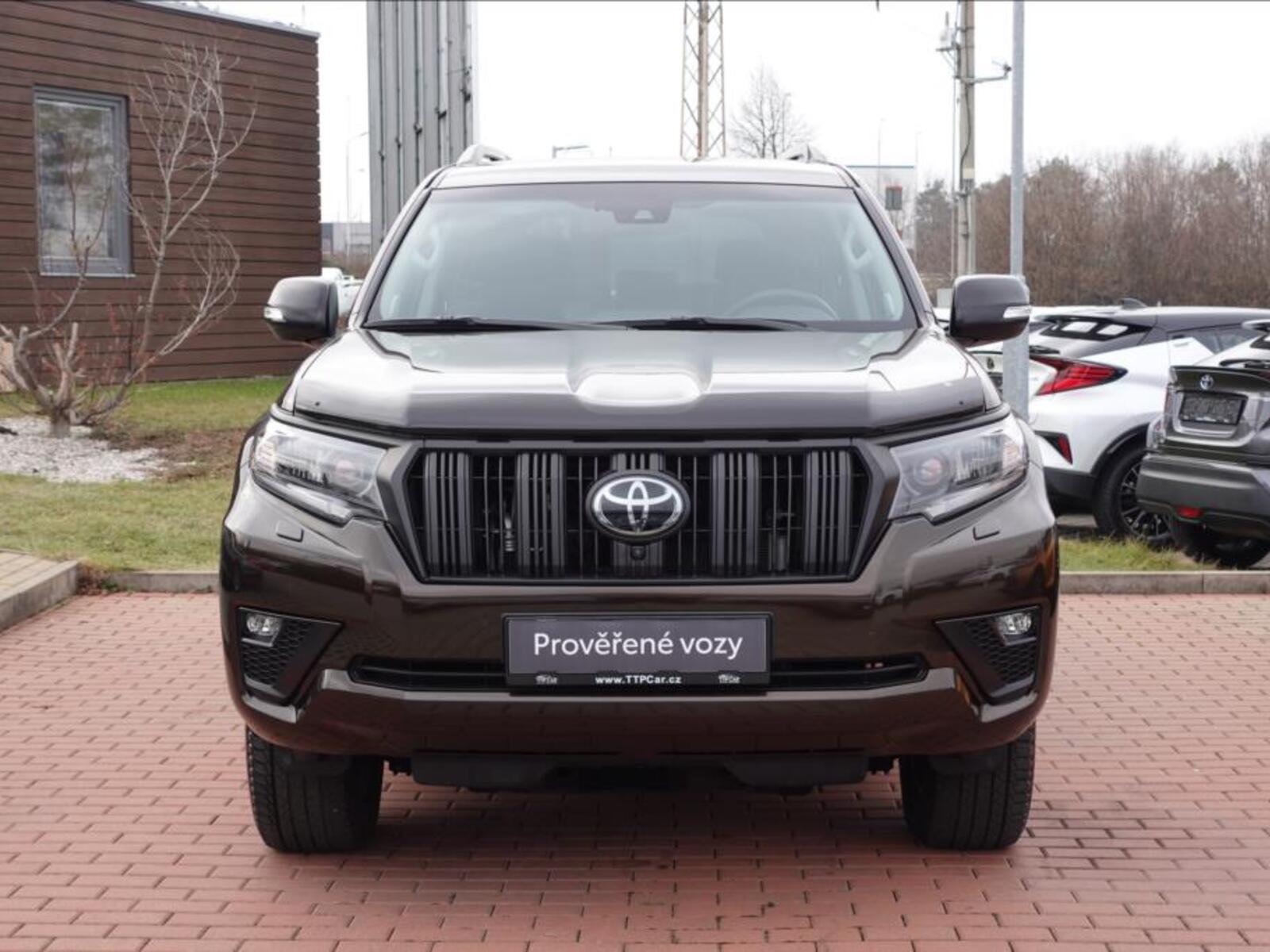 Toyota Land Cruiser 2