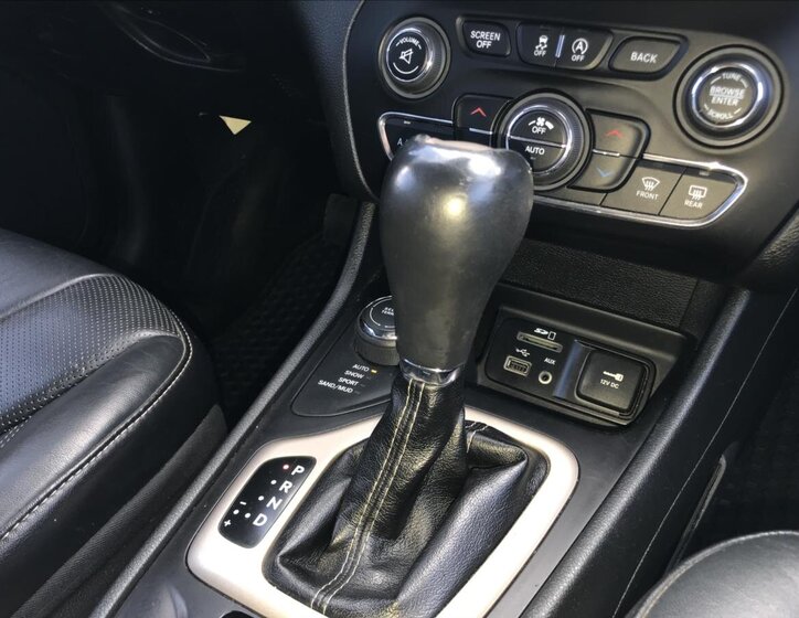 Jeep Cherokee Kombi 2,0 l 125 kw