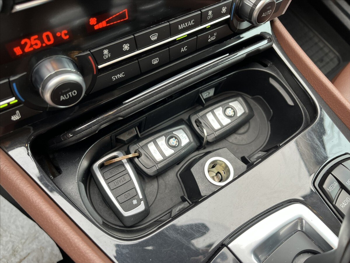 BMW Řada 5 Sedan / Limuzína 3,0 l 190 kw