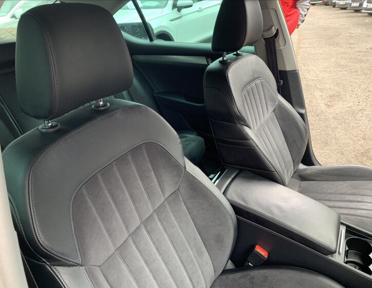 Škoda Superb Sedan / Limuzína 1,5 l 110 kw