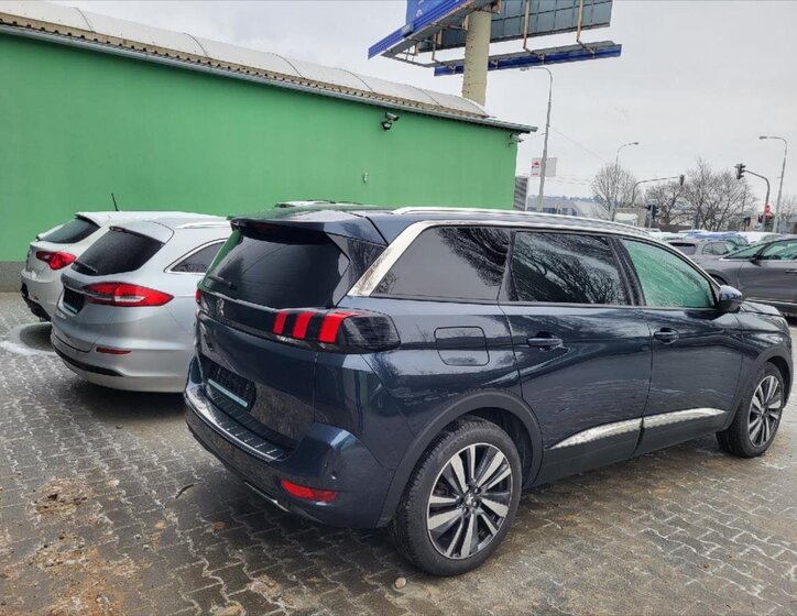 Peugeot 5008 SUV 1,5 l 96 kw