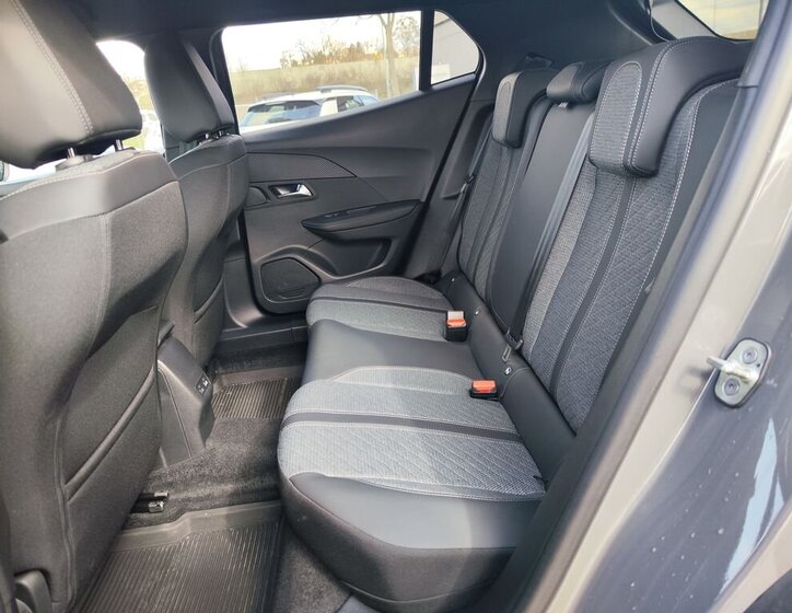 Peugeot 2008 Hatchback 1,2 l 74 kw