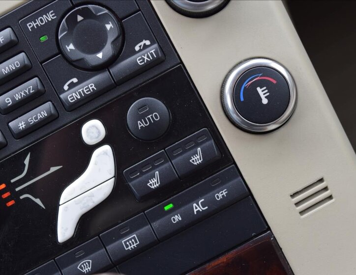 Volvo XC70 Kombi 2,4 l 120 kw