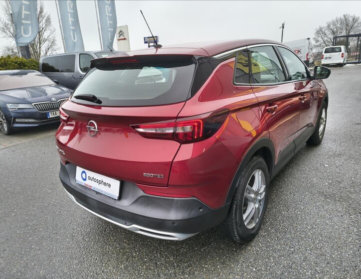 Opel Grandland SUV 1,2 l 96 kw